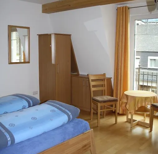 게스트하우스 Weingut Goeres